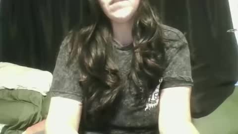 Snapshot of hisnotyours chatting on 01-11-26, 10:48 Grace online show from 01-11-26, 10:48