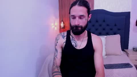 Hisoka online show from 06-12-26, 07:57