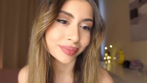 Snapshot of holayoula chatting on 02-12-26, 08:09 Moni Monica online show from 02-12-26, 08:09