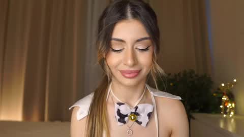 Snapshot of holayoula chatting on 03-02-26, 08:10 Moni Monica online show from 03-02-26, 08:10