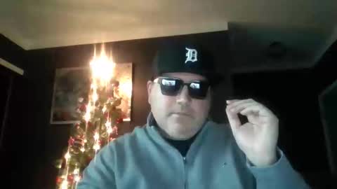 holden_minutz online show from 12-17-25, 09:04