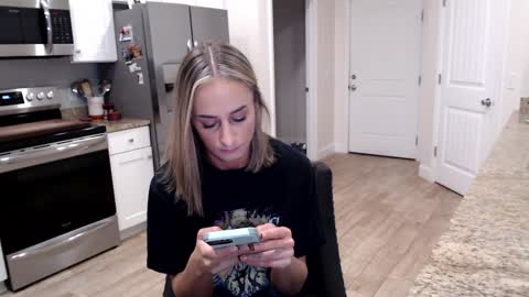 Holi Hurricane online show from 01-17-25, 03:55