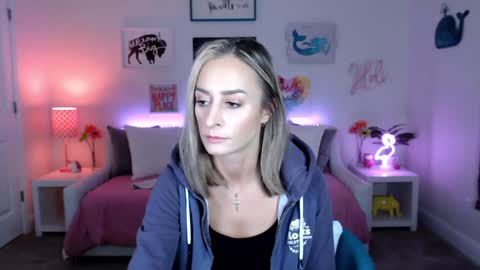 Holi Hurricane online show from 02-02-25, 03:32