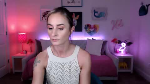 Holi Hurricane online show from 02-11-25, 03:29