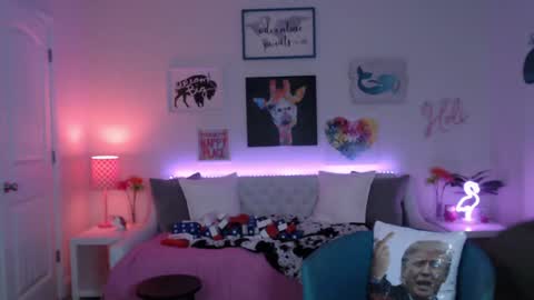 Holi Hurricane online show from 09-13-25, 04:45