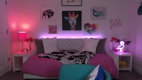 Holi Hurricane online show from 09-20-25, 03:51