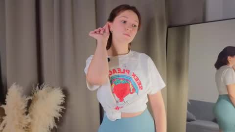 Molly online show from 11-20-25, 12:05