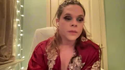 Snapshot of holly23hopefull chatting on 12-15-24, 11:53 Hollys Drive threw Side Of CB. online show from 12-15-24, 11:53