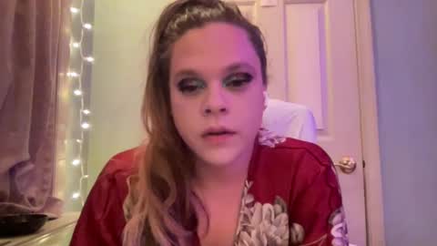 Snapshot of holly23hopefull chatting on 12-16-24, 02:57 Hollys Drive threw Side Of CB. online show from 12-16-24, 02:57