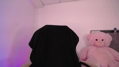 Snapshot of holly_16 chatting on 11-09-25, 08:51 holly_16 online show from 11-09-25, 08:51