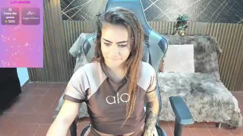 Snapshot of holly_22 chatting on 07-21-26, 11:34 Holly 22 online show from 07-21-26, 11:34