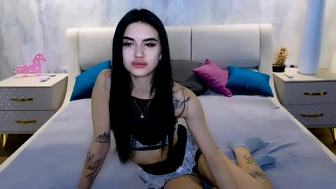 Holly online show from 04-24-26, 08:17