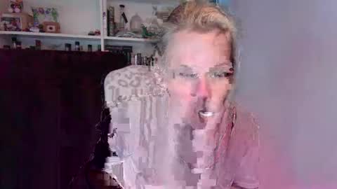holly_bourbon online show from 04-22-26, 10:11