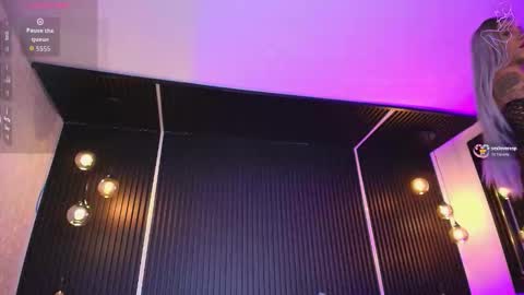 Snapshot of holly_kat chatting on 11-10-25, 10:31 April online show from 11-10-25, 10:31