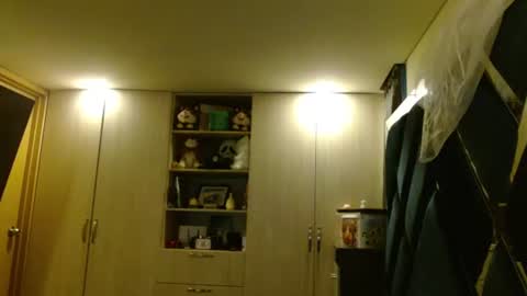 Snapshot of holly_rose69 chatting on 06-22-26, 04:31 Holly online show from 06-22-26, 04:31