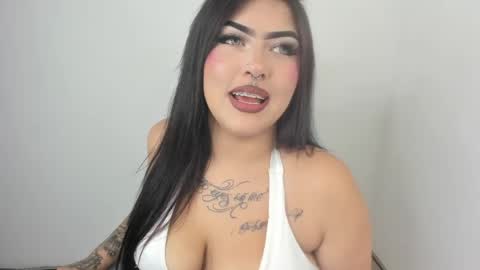 Snapshot of hollycute54 chatting on 05-23-26, 07:07 Holly online show from 05-23-26, 07:07