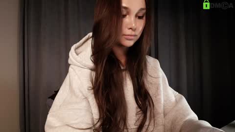 hollyextra online show from 11-11-25, 03:23