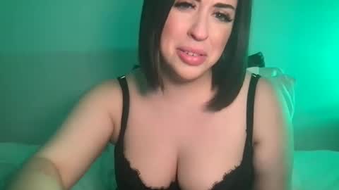 Holly Hox online show from 02-10-25, 01:46