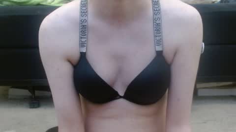 Holly Hawkes online show from 03-08-25, 09:40