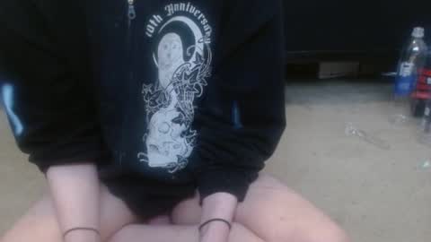 Holly Hawkes online show from 09-30-25, 03:39