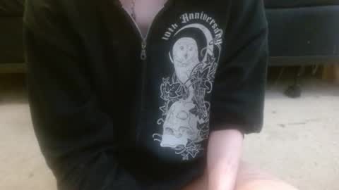 Holly Hawkes online show from 11-15-25, 09:32