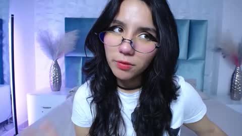 hollypeach_ online show from 03-24-26, 07:41