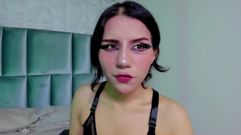 Snapshot of hollypeach_ chatting on 04-30-26, 08:57 hollypeach_ online show from 04-30-26, 08:57
