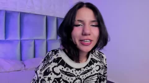 Snapshot of hollypeach_ chatting on 05-14-26, 08:04 hollypeach_ online show from 05-14-26, 08:04