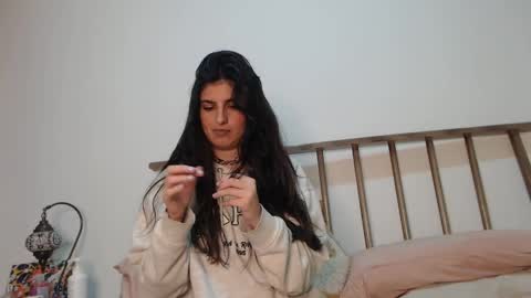 Snapshot of hollyshit_ chatting on 01-28-25, 01:18 hollyshit_ online show from 01-28-25, 01:18