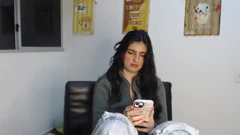 Snapshot of hollyshit_ chatting on 03-01-25, 01:22 hollyshit_ online show from 03-01-25, 01:22