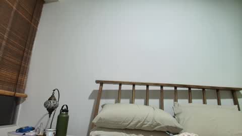 Snapshot of hollyshit_ chatting on 10-12-25, 11:37 hollyshit_ online show from 10-12-25, 11:37