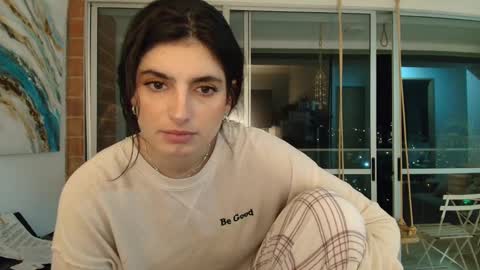 Snapshot of hollyshit_ chatting on 10-31-25, 01:28 hollyshit_ online show from 10-31-25, 01:28