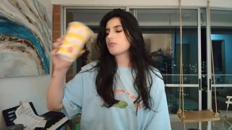 Snapshot of hollyshit_ chatting on 11-13-25, 11:58 hollyshit_ online show from 11-13-25, 11:58