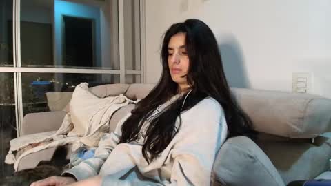 Snapshot of hollyshit_ chatting on 11-23-25, 12:54 hollyshit_ online show from 11-23-25, 12:54