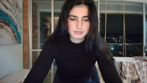 Snapshot of hollyshit_ chatting on 11-24-25, 12:32 hollyshit_ online show from 11-24-25, 12:32