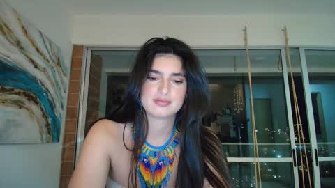 Snapshot of hollyshit_ chatting on 12-17-25, 12:05 hollyshit_ online show from 12-17-25, 12:05