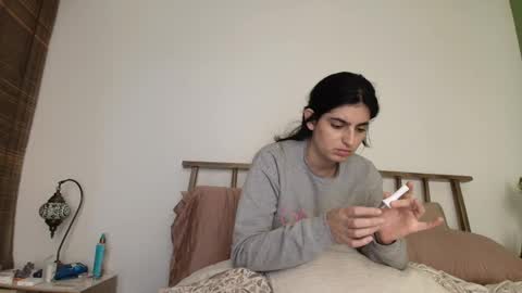 Snapshot of hollyshit_ chatting on 12-23-25, 01:36 hollyshit_ online show from 12-23-25, 01:36