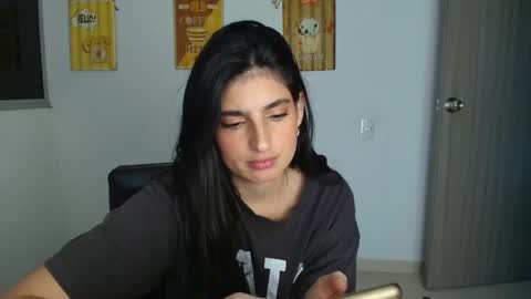 Snapshot of hollyshit_ chatting on 02-21-26, 12:44 hollyshit_ online show from 02-21-26, 12:44