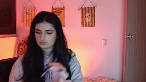 hollyshit_ online show from 06-24-26, 12:09