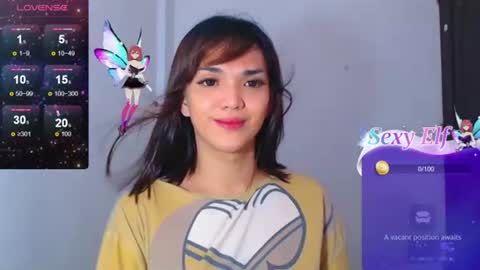 Snapshot of hollywoodbitch chatting on 06-25-26, 03:17 Isabella Marie online show from 06-25-26, 03:17