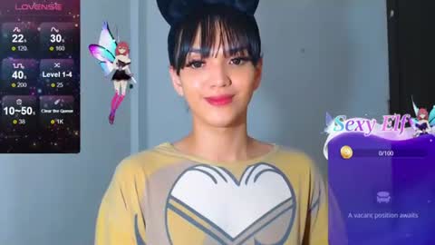 Snapshot of hollywoodbitch chatting on 07-20-26, 07:27 Isabella Marie online show from 07-20-26, 07:27