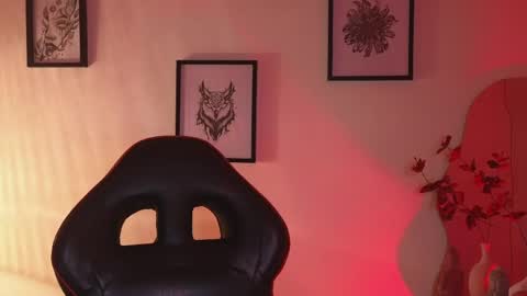 holly online show from 04-30-26, 01:56