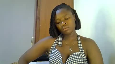 holy_ebony online show from 04-28-26, 02:49