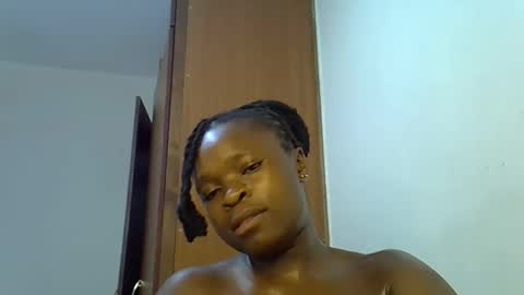 holy_ebony online show from 05-11-26, 04:04