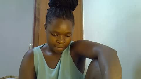 holy_ebony online show from 05-19-26, 11:44
