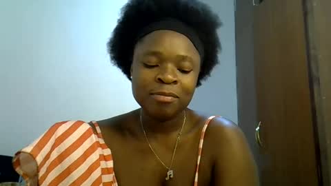 holy_ebony online show from 06-19-26, 07:17