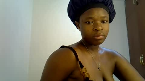 holy_ebony online show from 06-21-26, 11:13