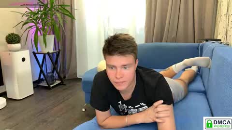 holy_eggs_00 online show from 09-14-25, 04:55