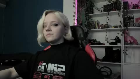 Snapshot of holy_mistresss chatting on 11-12-25, 08:59 holy_mistresss online show from 11-12-25, 08:59