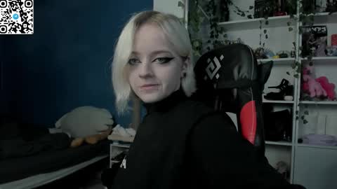 Snapshot of holy_mistresss chatting on 11-30-25, 09:35 holy_mistresss online show from 11-30-25, 09:35